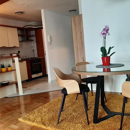 Apartment Relax With Infrared Sunshower Varazdin Bagian luar foto