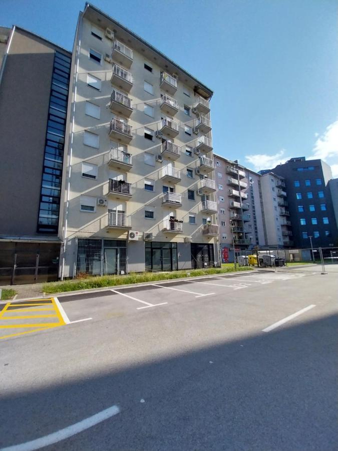 Apartment Relax With Infrared Sunshower Varazdin Bagian luar foto